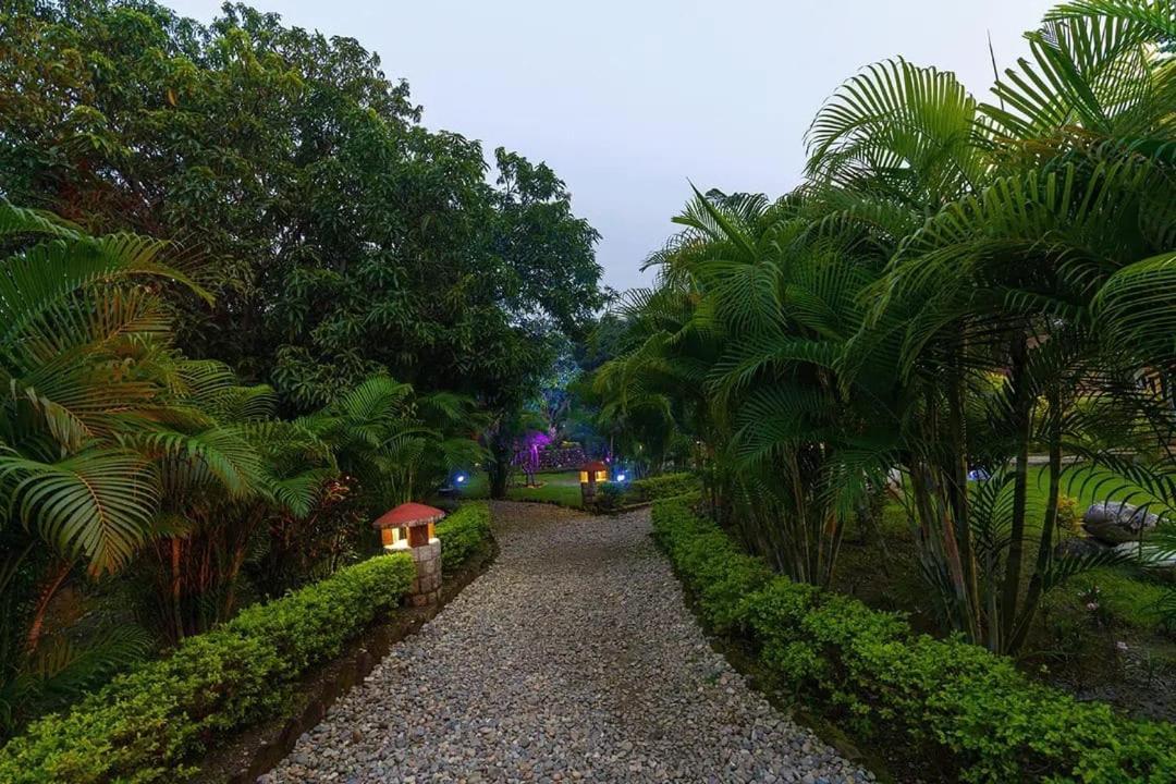Corbett Wild Resorts & Spa Garjia Екстериор снимка