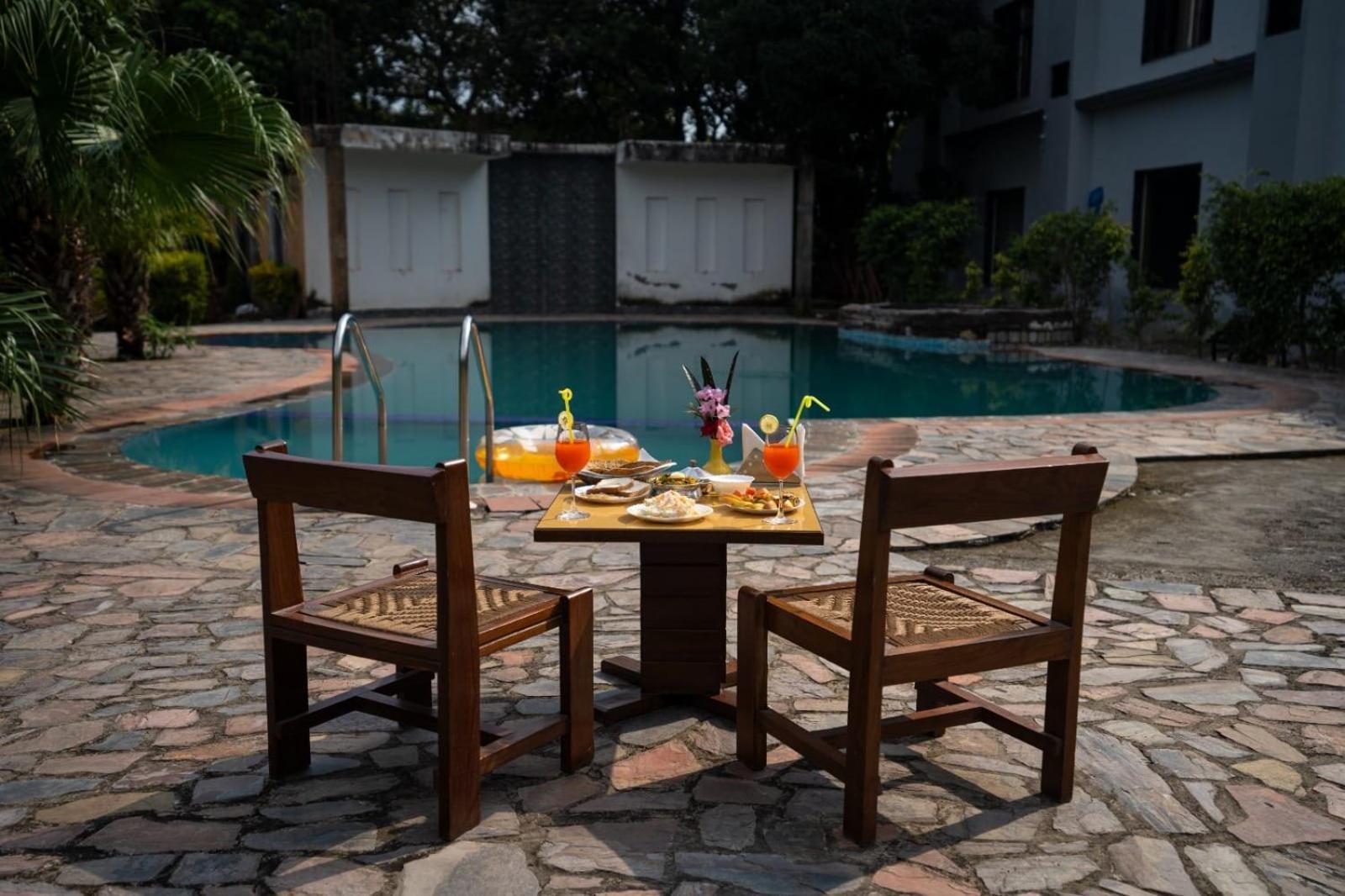 Corbett Wild Resorts & Spa Garjia Екстериор снимка